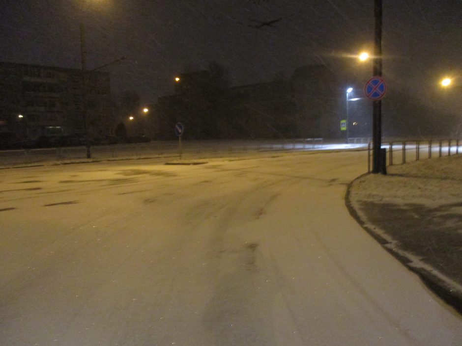 Kauno gatves nuklojo sniegas