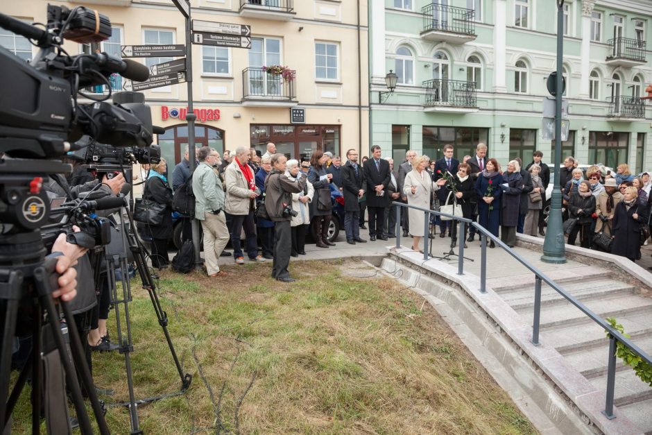 Atidengti Nobelio premijos laureato Č. Milošo laiptai