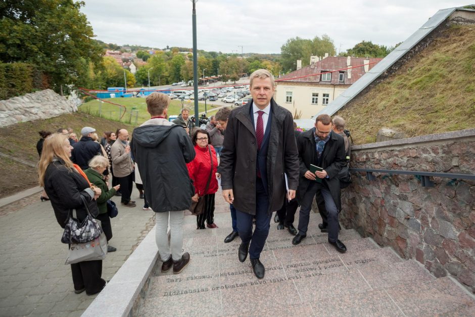 Atidengti Nobelio premijos laureato Č. Milošo laiptai