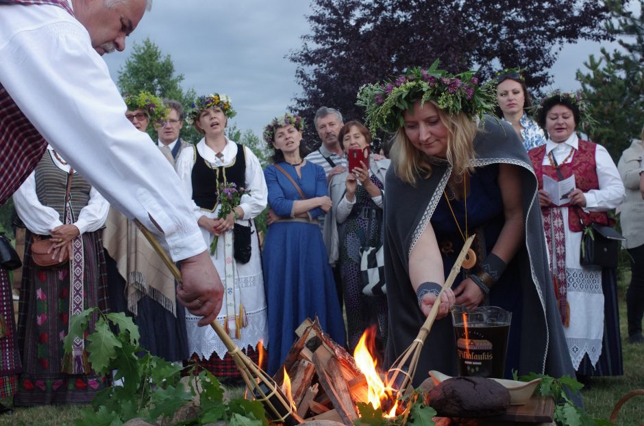 Šimtmečio Joninės Trakų rajone: padovanok žolynų vainiką Lietuvai