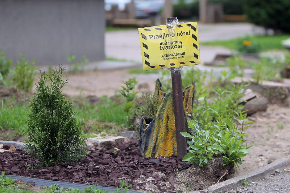 Apmokestintoje aikštelėje duobes pakeitė naujas asfaltas