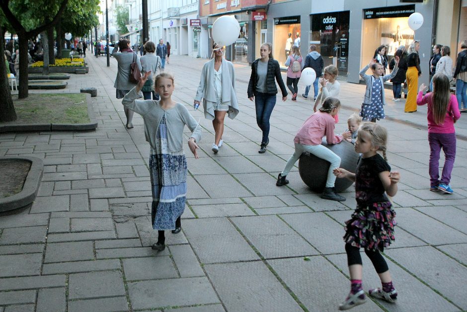 Pirmą kartą kauniečiai susėdo prie bendro stalo