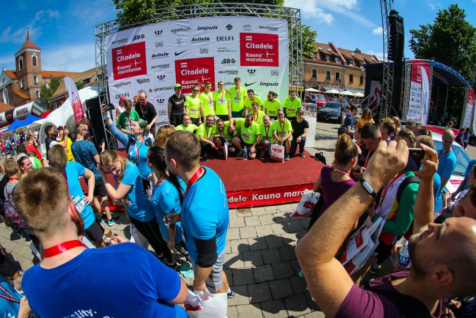 „Citadele Kauno maratonas“: verda kovos tarp universitetų, įmonių ir net politikų