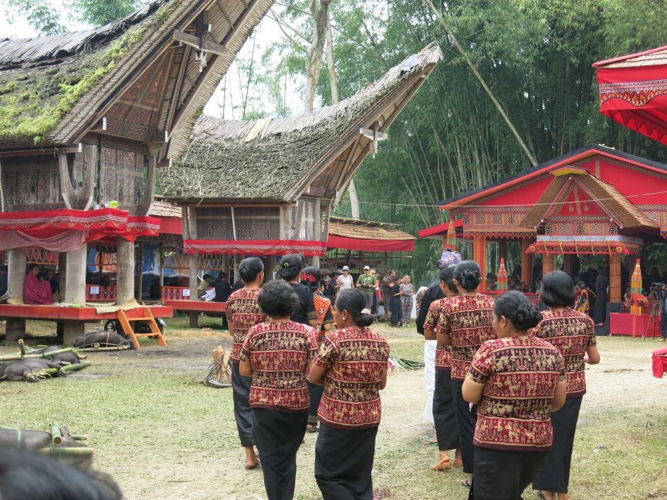 Laidotuvių tradicijos pasaulyje: nuo džiaugsmingos šventės iki erotinio šou