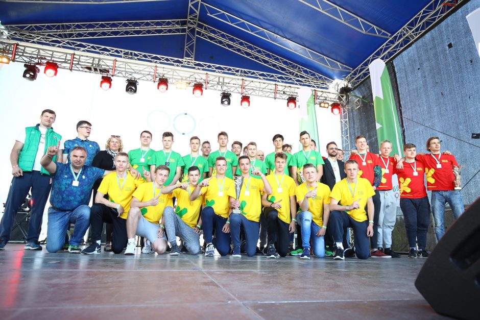 Apdovanoti sportiškiausi Lietuvos moksleiviai