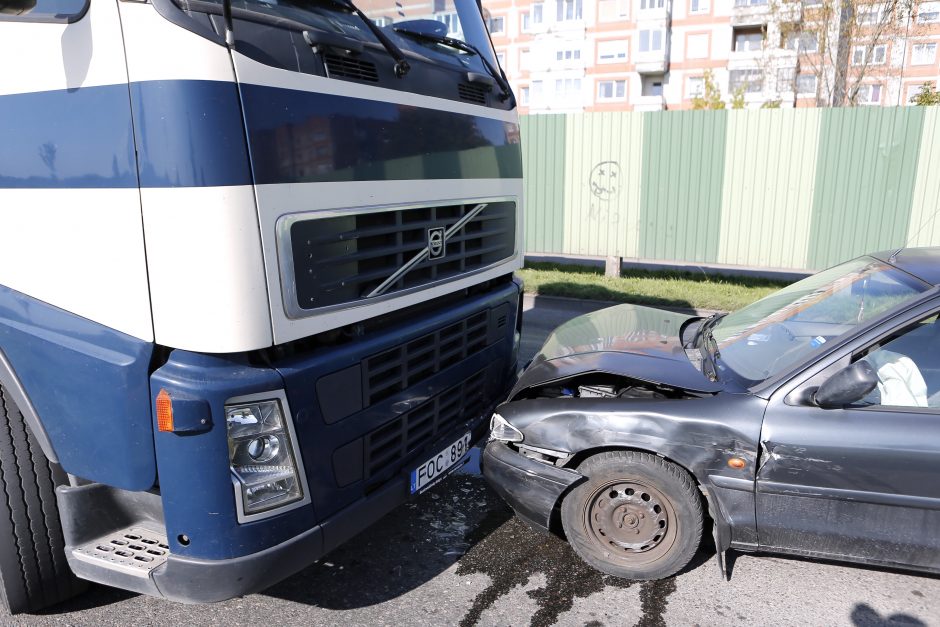 Jūrininkų prospekte žuvo vairuotojas