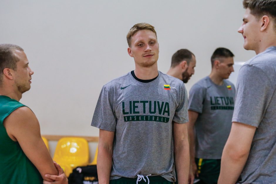 Lietuvos krepšinio rinktinė Palangoje surengė pirmąją treniruotę