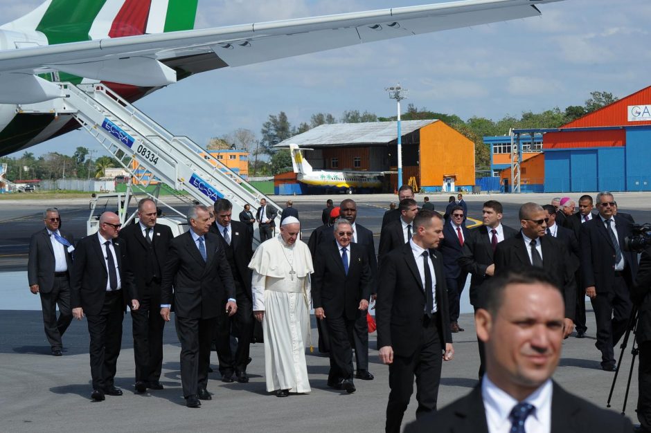 Popiežius Pranciškus ir patriarchas Kirilas pradėjo istorinį susitikimą