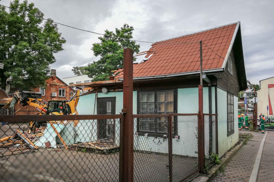 Kaunas toliau tvarkosi: griaunami nelegalūs pastatai senamiestyje
