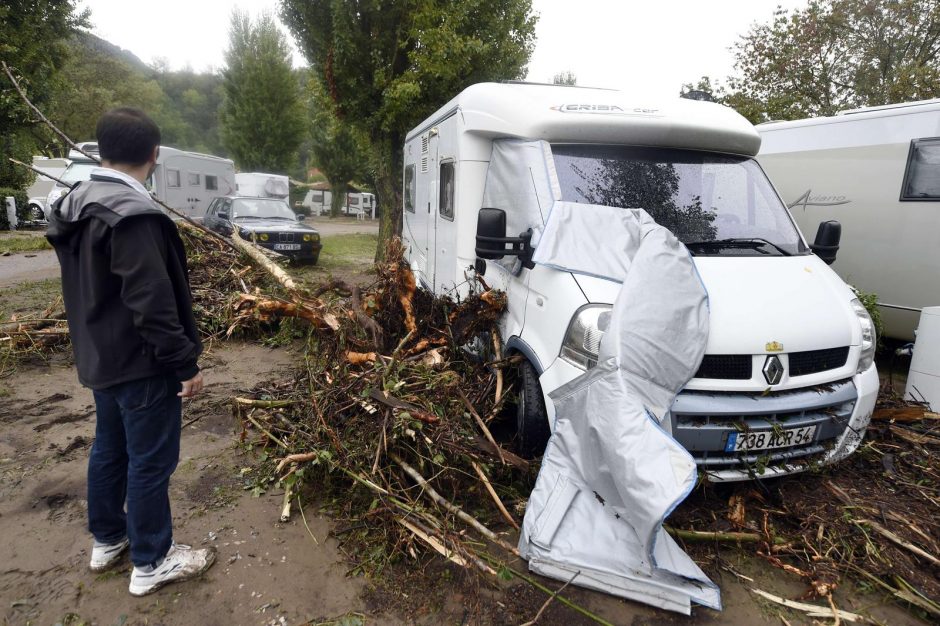 Pietų Prancūzijoje stovyklavietę nusiaubė potvynis, žuvo keturi žmonės