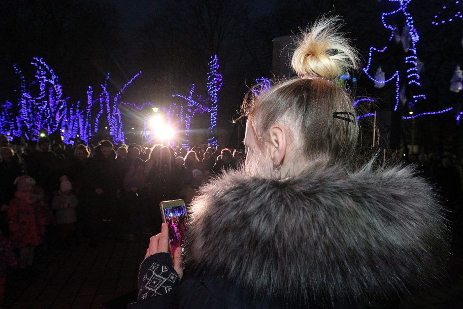 Šokių ritmu įžiebtas Istorinės Prezidentūros kiemelis