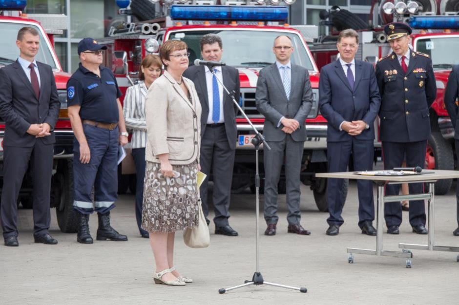 Lietuva Moldovai perduoda 10 gaisrinių automobilių