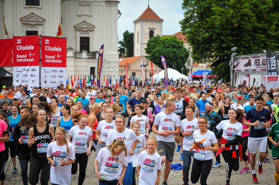 „Citadele Kauno maratonas“: verda kovos tarp universitetų, įmonių ir net politikų