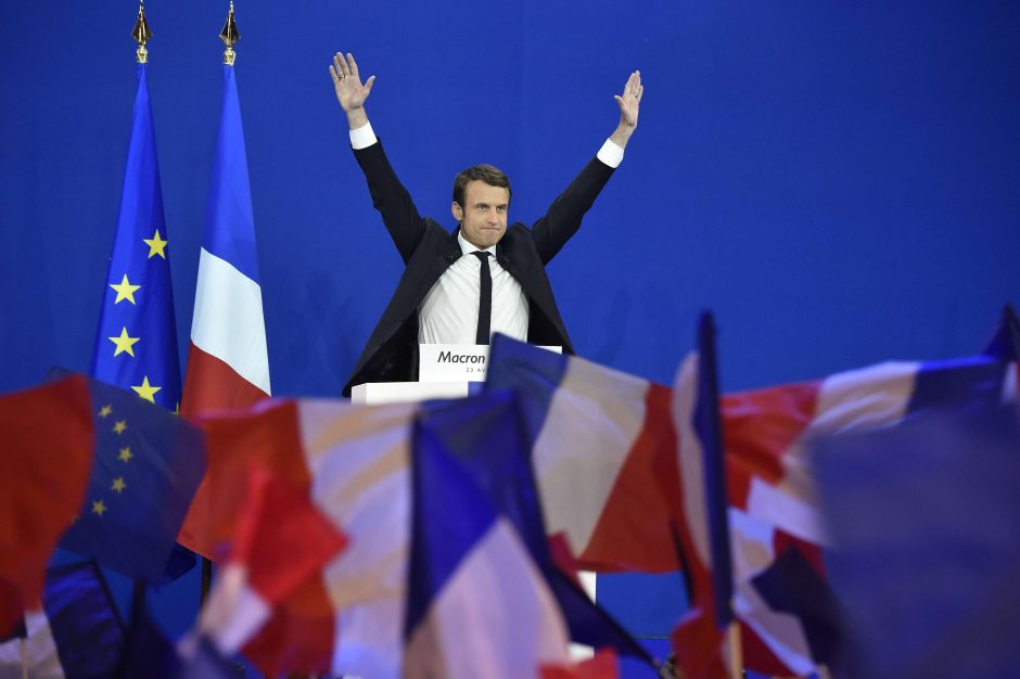 Dėl Prancūzijos prezidento posto susigrums E. Macronas ir M. Le Pen