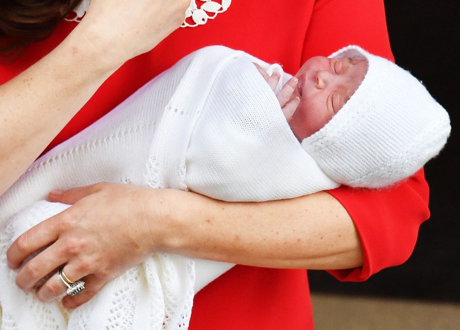 Princas Charlesas pasveikino naują savo vaikaitį