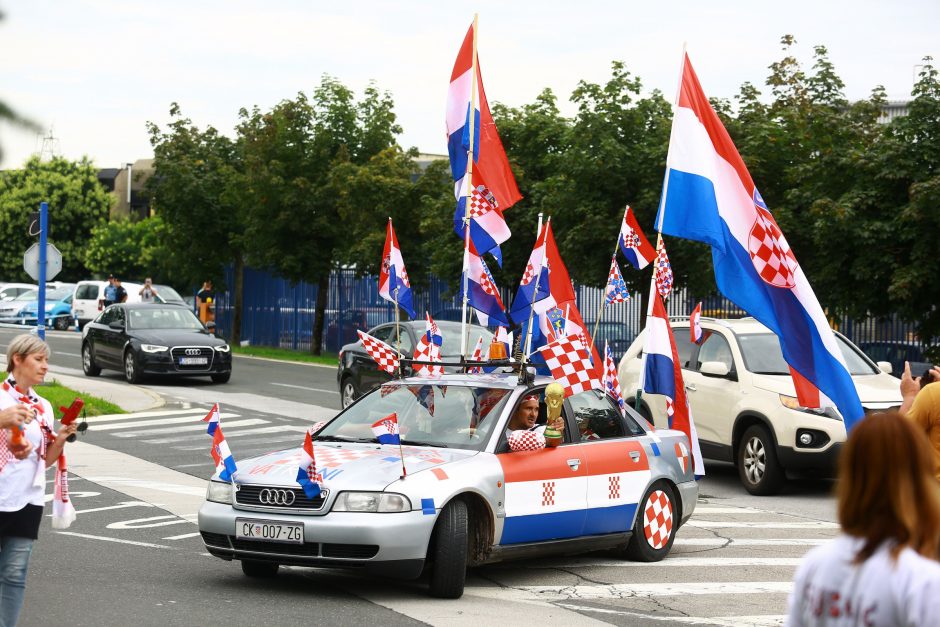Zagrebe žmonių minia sveikino Kroatijos futbolininkus