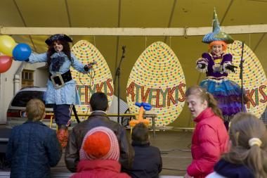 Vilniaus mokytojų kiemelyje – vaikų rankdarbių mugė