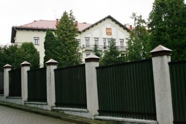 Prie Rusijos ambasados surengtas piketas dėl veiksmų prieš Lietuvos vežėjus ir pienininkus (papildyta)