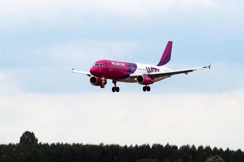 „Wizz Air“ atkirtis VNO vadovui: pigių skrydžių keleivių srautas – naudingas Lietuvai