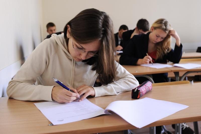 Abiturientai laikys rusų kalbos egzaminą