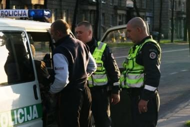 Vilniaus policininkai vaikėsi motociklininką