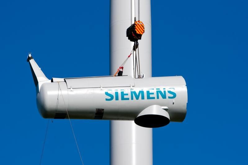 „Siemens“ paskirtas 30 milijonų litų turto areštas lieka galioti