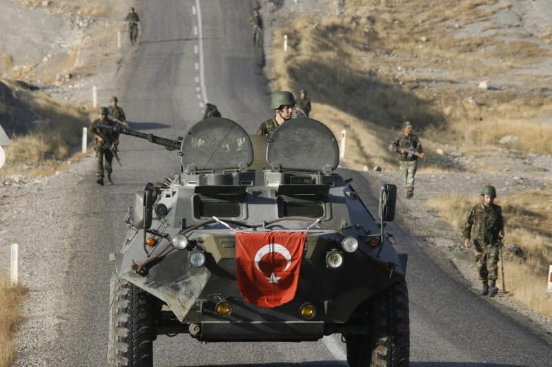 NATO išreiškė tvirtą palaikymą Turkijos kovai su „Islamo valstybe“ Sirijoje