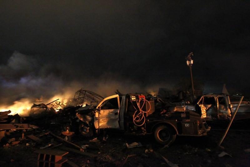 Po košmariško sprogimo Teksaso gamykloje – gyvųjų paieškos