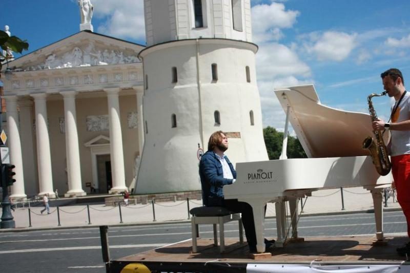 Vilniaus gatvėmis važinės „maršrutinis“ fortepijonas (foto)