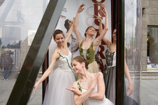 Vilniaus gatvėse – puantai ir balerinų šypsenos