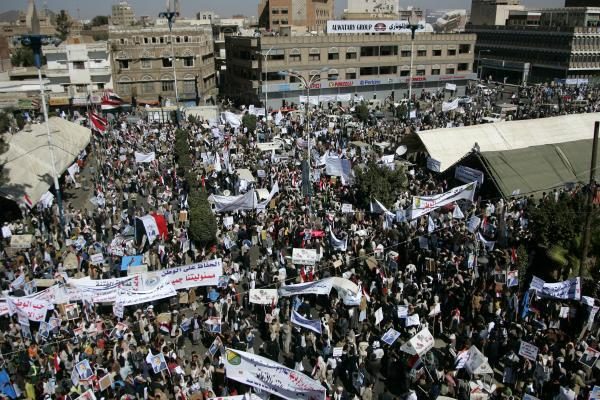 Jemene protestuojantys studentai ragino prezidentą atsistatydinti