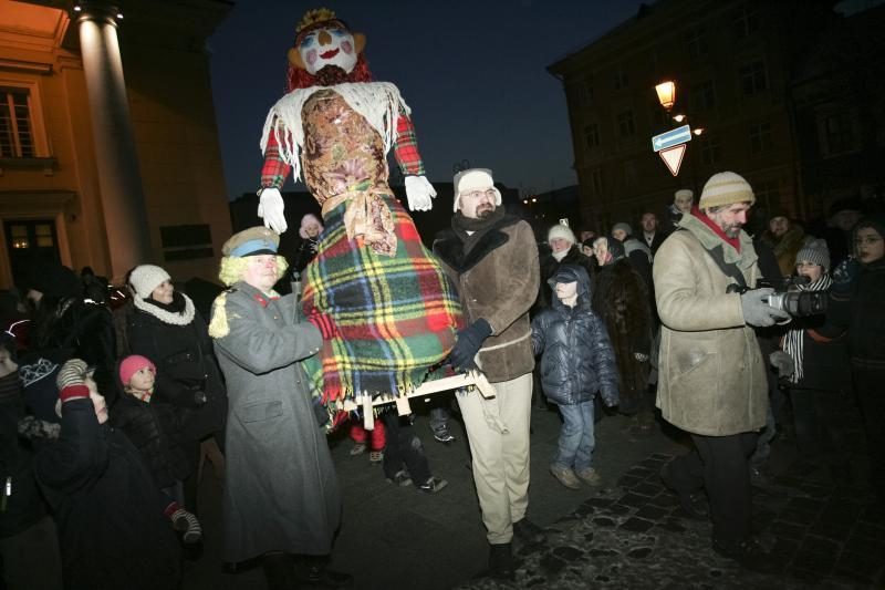 Užgavėnių linksmybės Vilniuje: mugė, blynai ir Morės kremavimas