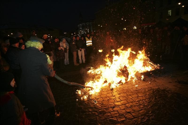Užgavėnių linksmybės Vilniuje: mugė, blynai ir Morės kremavimas