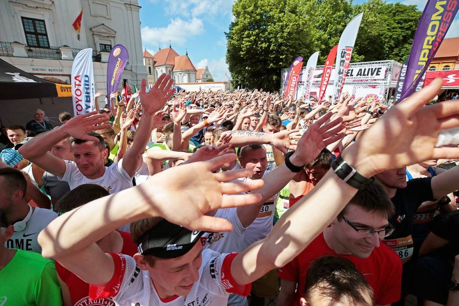 „Citadele Kauno maratonas“: verda kovos tarp universitetų, įmonių ir net politikų