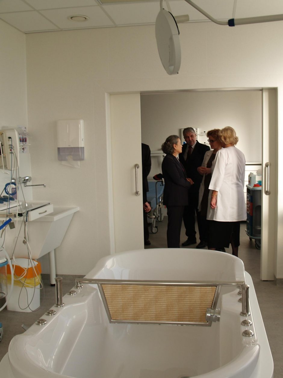Jungtinių Tautų generalinio sekretoriaus žmona aplankė Santariškių klinikas