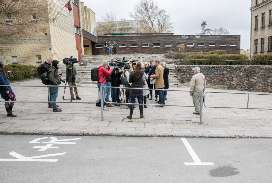 Prie Vilniaus mokyklų nuo šiol – vaikų išlaipinimo sustojimai 