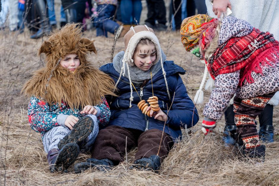 Rumšiškėse triukšmingai išvaryta žiema