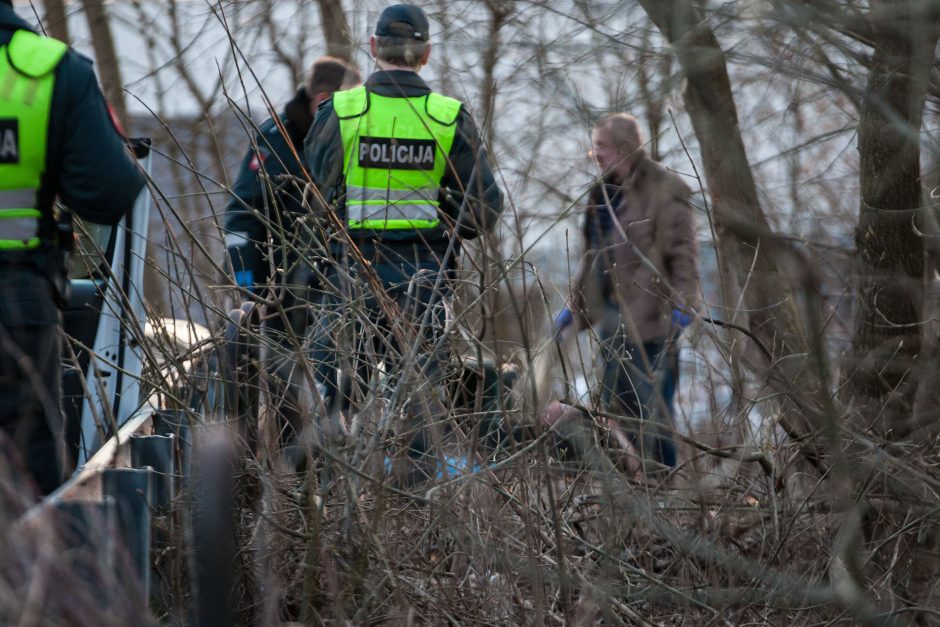 Sugauti trys įtariamieji, nužudę sugėrovą ir jo kūną paslėpę konteineryje