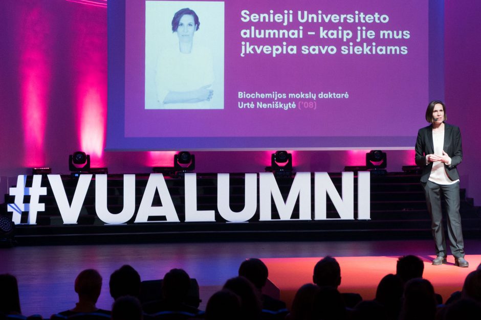 Gimtadienį švenčiantį Vilniaus universitetą sveikino žinomi alumnai