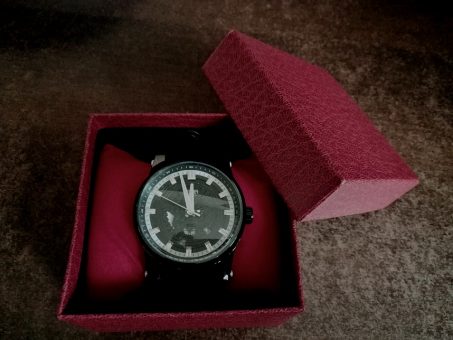Skelbimas - OUBAOER išskirtinio dizaino klasikinis laikrodis dėžutėje