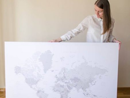 Skelbimas - Žemėlapiai su smeigtukais ant drobės. Nemokamas pristatymas Lietuvoje