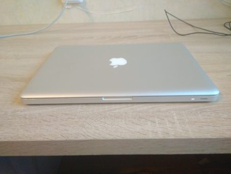 Skelbimas - MacBook Pro 13" (nauja baterija)
