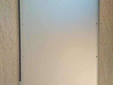Skelbimas - MacBook Pro 13" (nauja baterija)