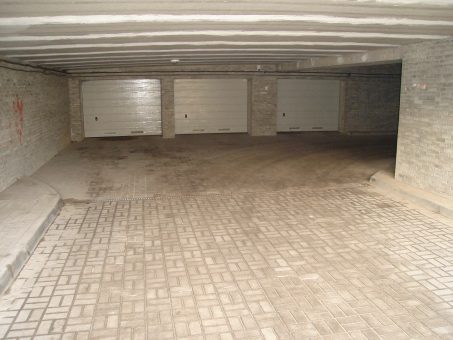 Skelbimas - išnuomoju naujos statybos garaža 22 m2
