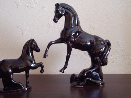 Skelbimas - Arkliukų statulėlės