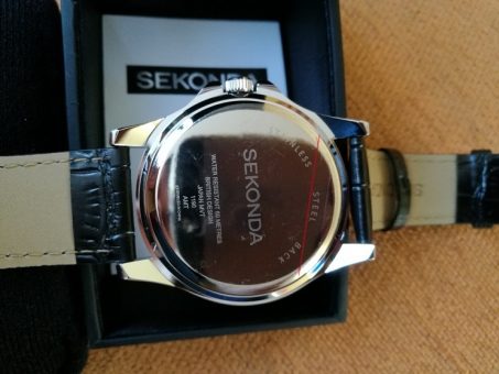 Skelbimas - SECONDA patrauklus kokybiškas firminėje dėžutėje laikrodis 