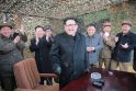 Šiaurės Korėjos lyderis Kim Jong Unas (centre)