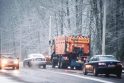 Sniegas eismo sąlygas sunkina beveik visoje Lietuvoje