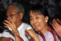 Mianmaro demokratijos lyderė paleista iš namų arešto 