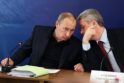 Versija: pasak kai kurių apžvalgininkų, S.Sobianino (dešinėje) paskyrimas į Maskvos merus dar kartą įrodo, kad V.Putinas po 2012 m. prezidento rinkimų vėl grįš į Kremlių.